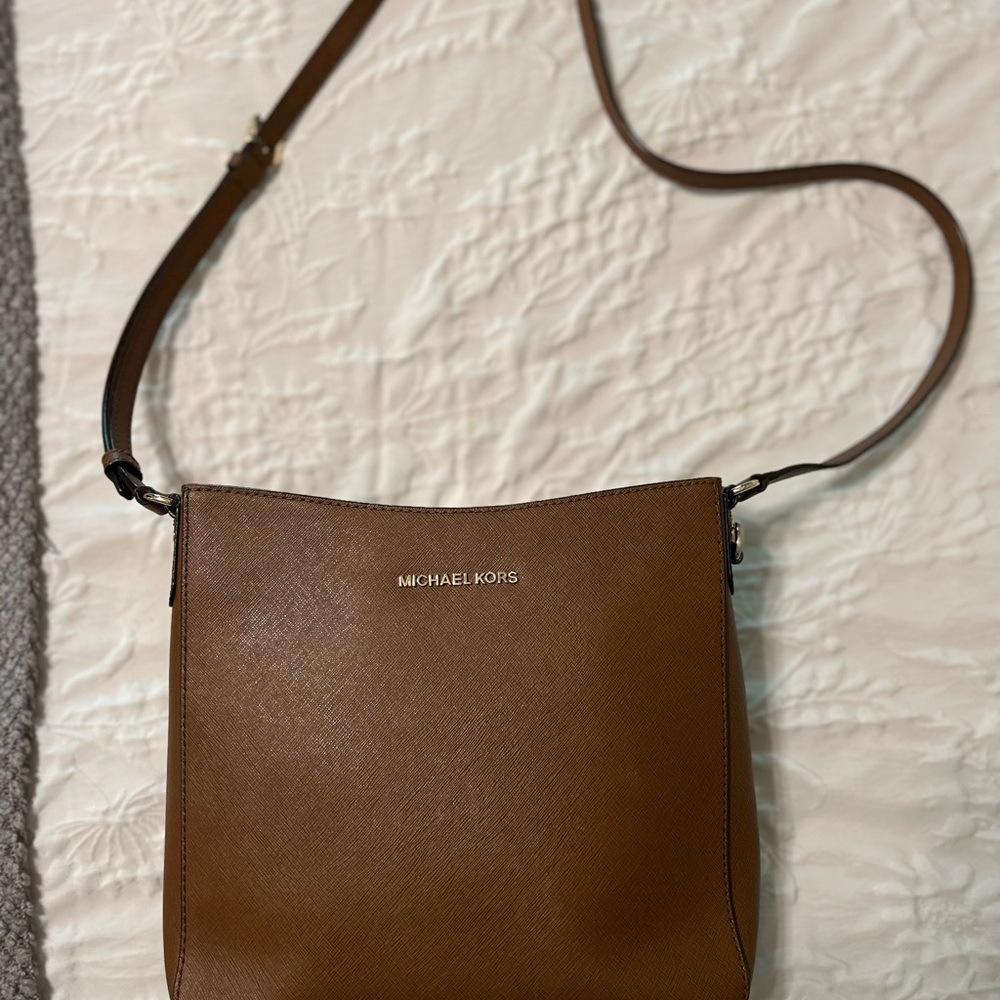 Michael Kors Brown Crossbody Bag Timeless Design High-Quality Leather